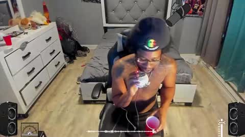 Plant Base Streamers From Pennsylvania online show from 02.17.25