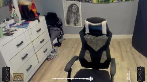 Plant Base Streamers From Pennsylvania online show from 09.28.25