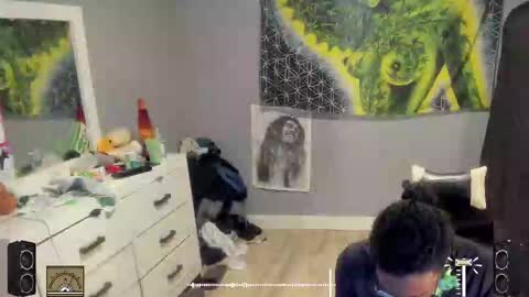 Plant Base Streamers From Pennsylvania online show from 10.03.25