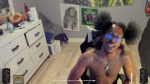 Plant Base Streamers From Pennsylvania online show from 10.23.25