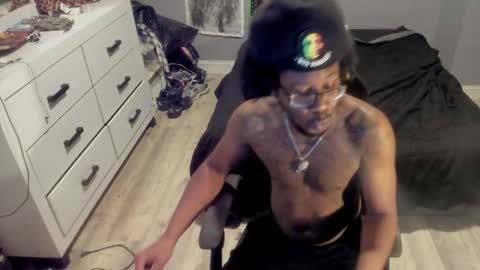 Plant Base Streamers From Pennsylvania online show from 12.05.25