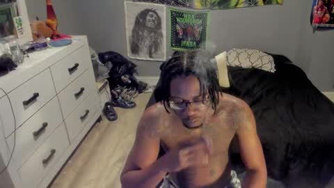 Plant Base Streamers From Pennsylvania online show from 12.13.25