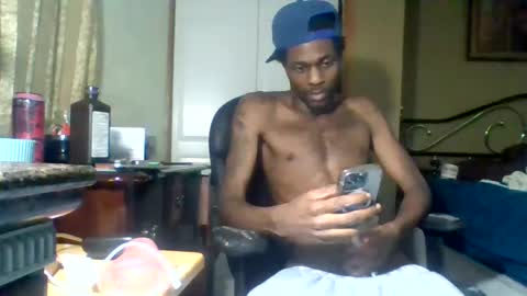 Snapshot of blacctallbull chatting on 09.18.25 blacctallbull online show from 09.18.25