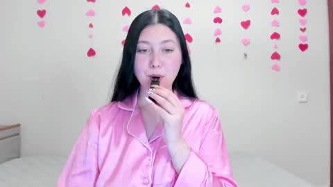 Snapshot of black_berry_bla_ck chatting on 02.08.25 black_berry_bla_ck online show from 02.08.25