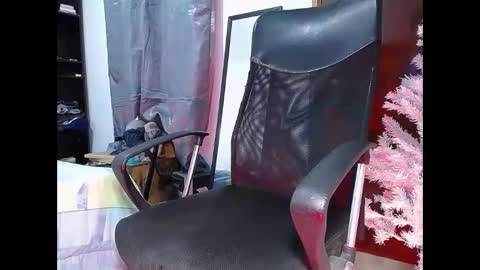 Snapshot of black_diamond_t chatting on 12.14.24 Black Diamond online show from 12.14.24