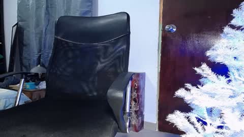 Snapshot of black_diamond_t chatting on 12.20.24 Black Diamond online show from 12.20.24