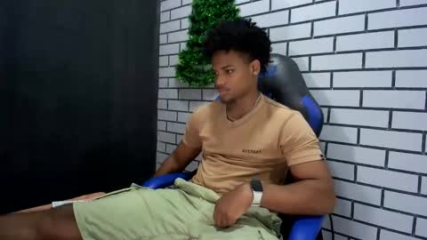 Snapshot of black_dicck chatting on 12.22.25 tu morenito online show from 12.22.25