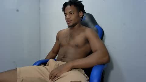 Snapshot of black_dicck chatting on 05.12.26 tu morenito online show from 05.12.26
