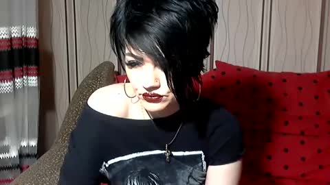 black_hot_01 online show from 02.01.25