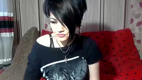 black_hot_01 online show from 02.06.25