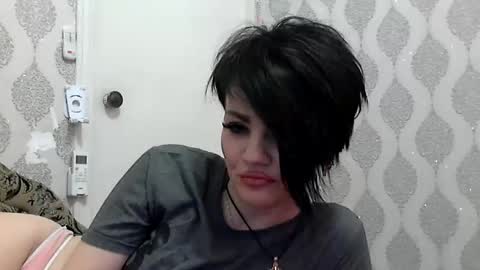 black_hot_01 online show from 02.12.25