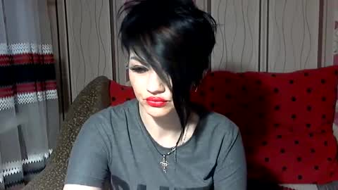 black_hot_01 online show from 03.04.25