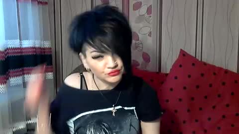 black_hot_01 online show from 03.05.25