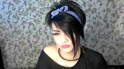 black_hot_01 online show from 09.17.25