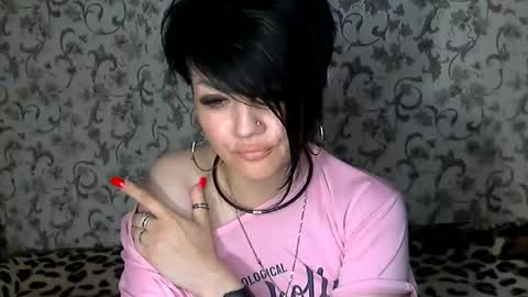 black_hot_01 online show from 09.21.25