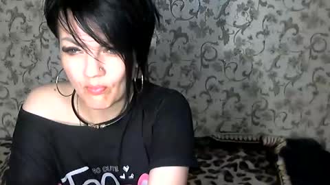 black_hot_01 online show from 09.25.25