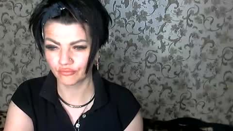 black_hot_01 online show from 10.02.25