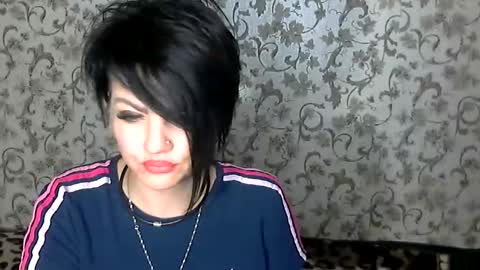 black_hot_01 online show from 10.02.25