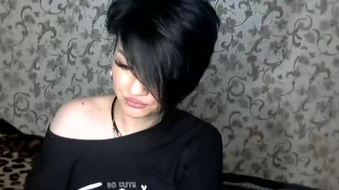 black_hot_01 online show from 12.15.25