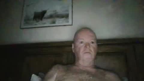 Snapshot of black_n_white4 chatting on 04.21.26 black_n_white4 online show from 04.21.26