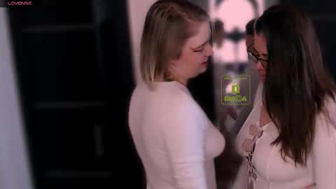 Sasha and Bella online show from 03.18.26