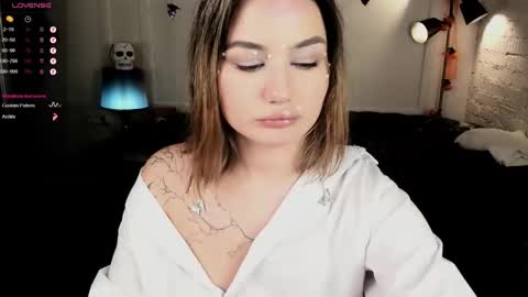 Snapshot of black_pant3r chatting on 10.29.25 Mon Mon online show from 10.29.25