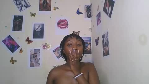 Snapshot of black_rosey chatting on 01.16.26 veraa online show from 01.16.26