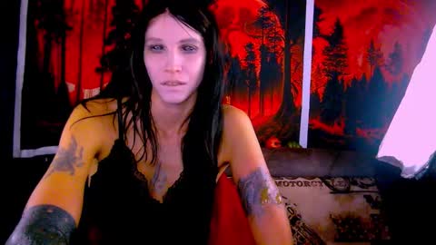 Snapshot of black_sswan chatting on 11.22.25 Kristin online show from 11.22.25