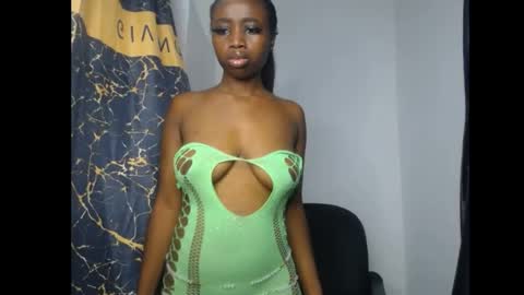 lela online show from 04.25.26