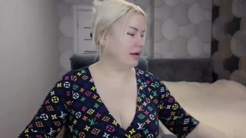 Snapshot of blackeyes11 chatting on 11.09.25 blackeyes11 online show from 11.09.25