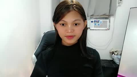 Snapshot of blackmanika chatting on 11.19.25 blackmanika online show from 11.19.25