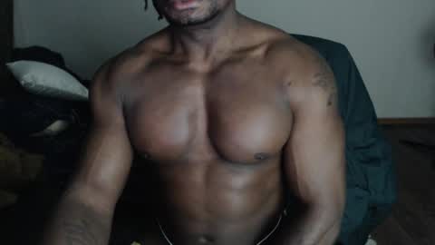 Snapshot of blackmusclegym chatting on 02.25.25 blackmusclegym online show from 02.25.25