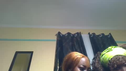 Snapshot of blackprincess25 chatting on 09.11.25 Lorraine online show from 09.11.25