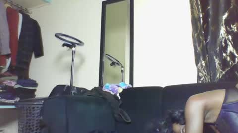 Snapshot of blackprincess25 chatting on 10.29.25 Lorraine online show from 10.29.25