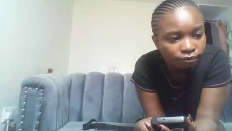Snapshot of blackprincess25 chatting on 11.09.25 Lorraine online show from 11.09.25