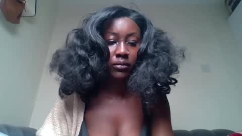 Snapshot of blackprincess25 chatting on 03.05.26 Lorraine online show from 03.05.26