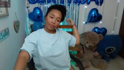 Snapshot of blackqueen_18 chatting on 12.28.24 blackqueen_18 online show from 12.28.24