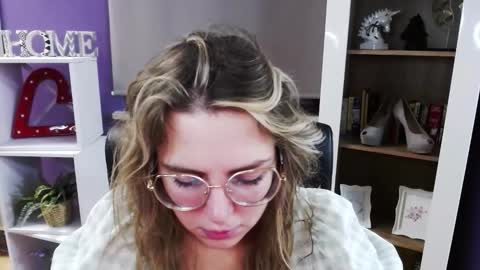 Z O E Y online show from 12.02.25