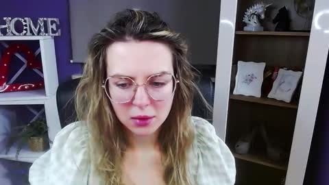 Z O E Y online show from 01.07.26