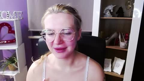 Z O E Y online show from 02.09.26