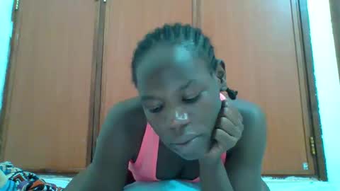 Snapshot of blacksexygal chatting on 12.15.25 SARAH online show from 12.15.25