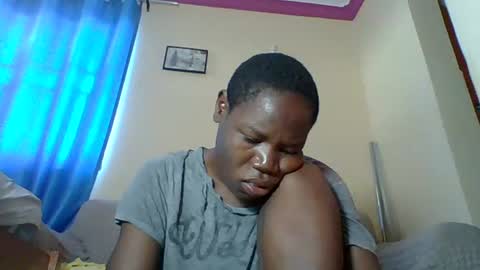 Snapshot of blacksexygal chatting on 06.19.26 SARAH online show from 06.19.26