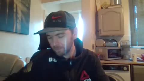 Snapshot of blackvswhite2022 chatting on 02.04.25 blackvswhite2022 online show from 02.04.25