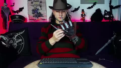 Snapshot of blackwolf_6 chatting on 10.24.25 Dave online show from 10.24.25