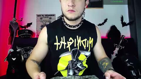 Snapshot of blackwolf_6 chatting on 11.11.25 Dave online show from 11.11.25