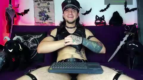 Snapshot of blackwolf_6 chatting on 11.13.25 Dave online show from 11.13.25