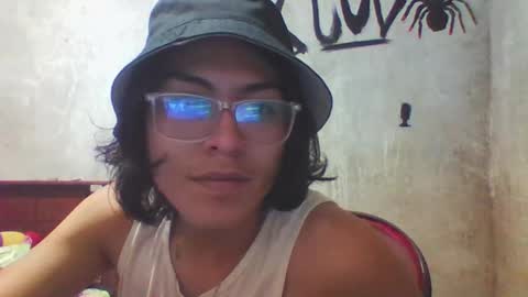 Snapshot of blade_sensual chatting on 11.06.25 blade_sensual online show from 11.06.25