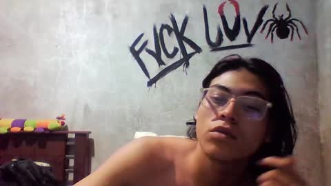 Snapshot of blade_sensual chatting on 11.25.25 blade_sensual online show from 11.25.25