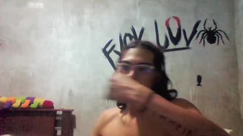 Snapshot of blade_sensual chatting on 12.15.25 blade_sensual online show from 12.15.25