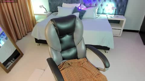 blair_red_ online show from 04.01.26